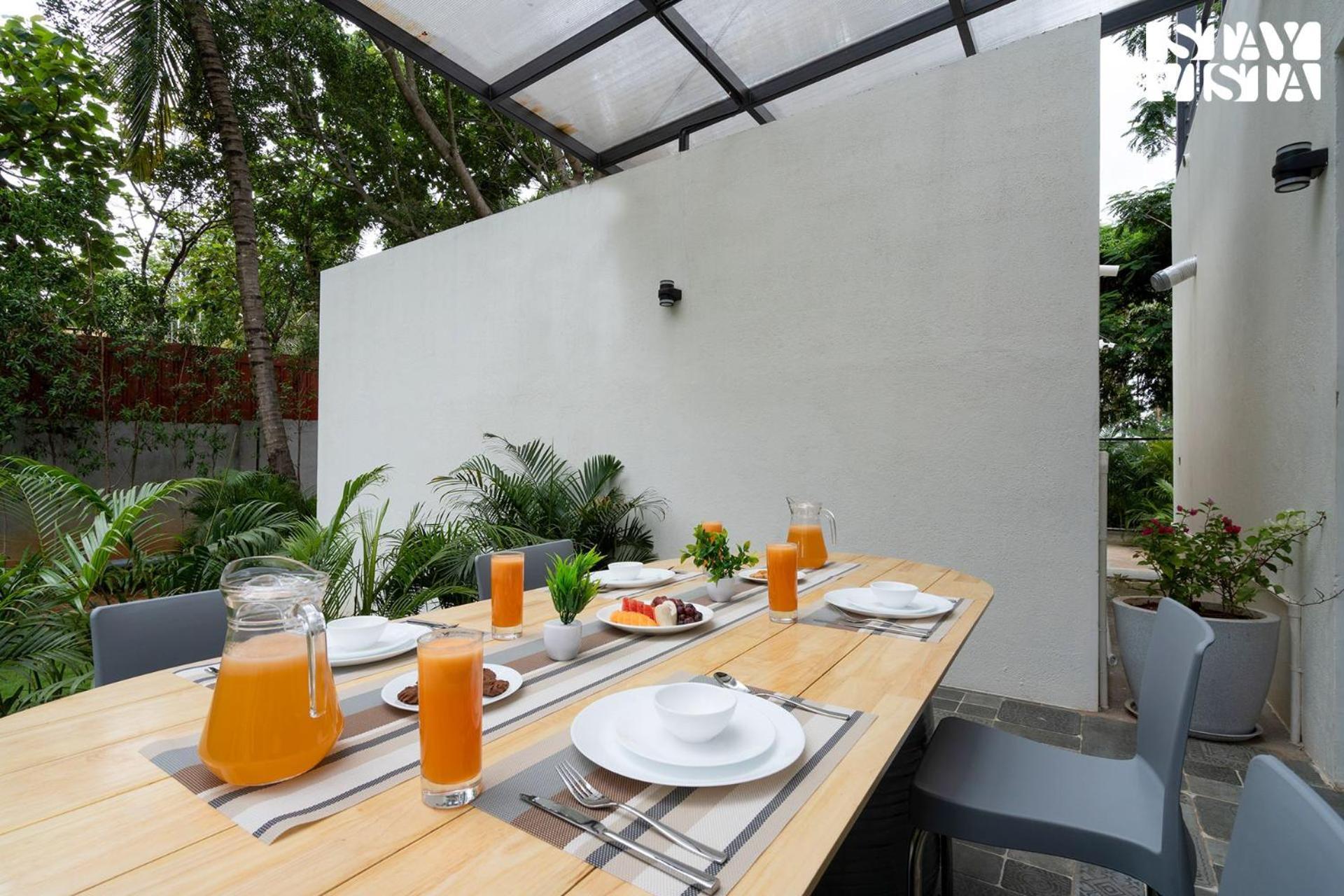 Stayvista At M Villa With Breakfast Included Bangalore Buitenkant foto